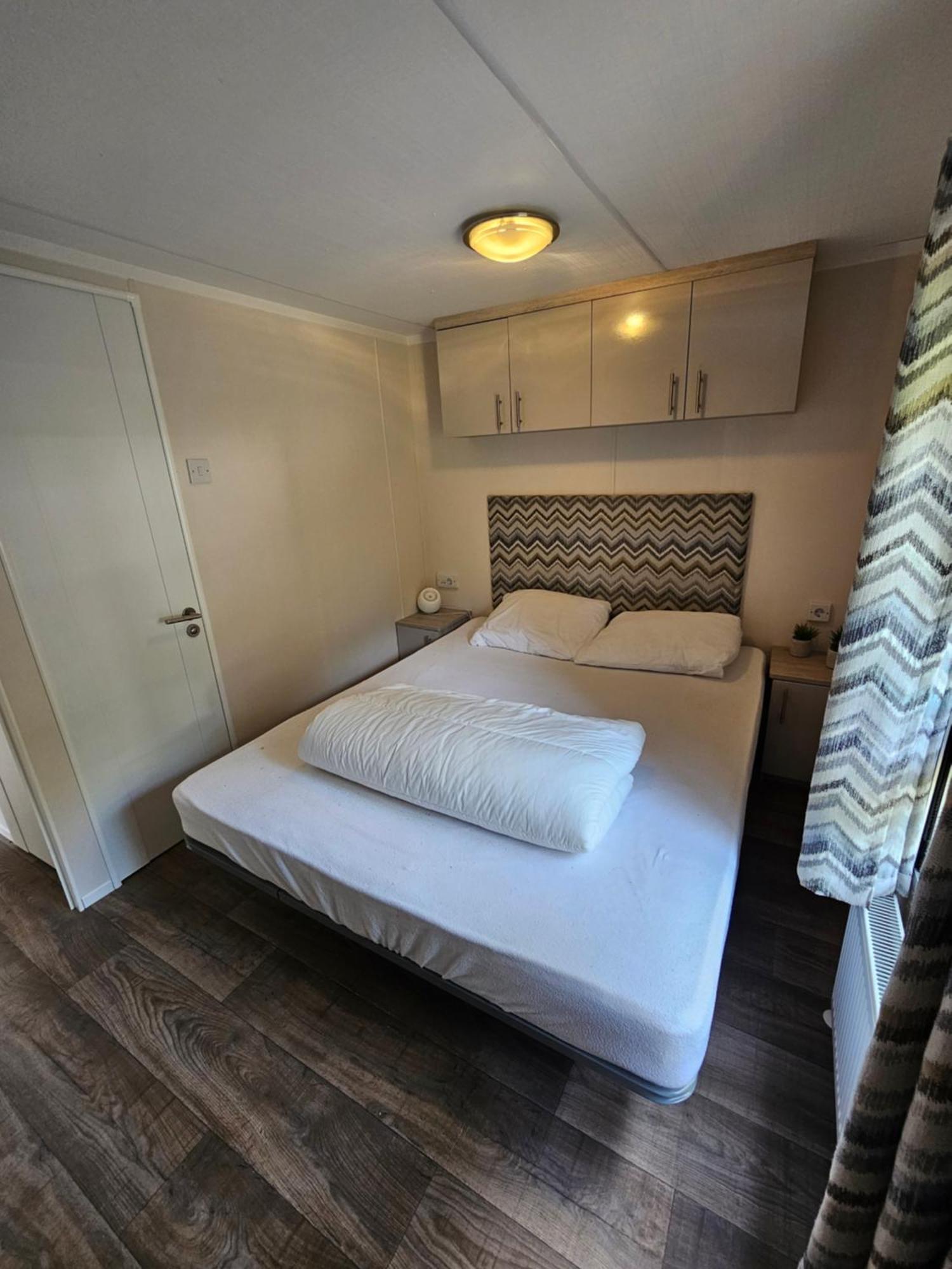 Luxe 4 Persoons Chalet Op 5 Sterren Camping Raalte Exteriör bild
