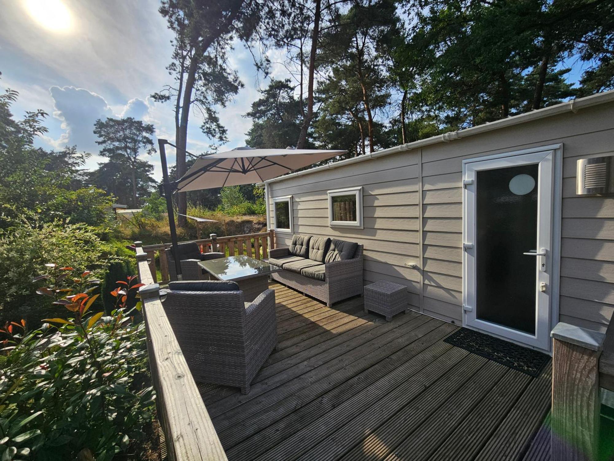 Luxe 4 Persoons Chalet Op 5 Sterren Camping Raalte Exteriör bild
