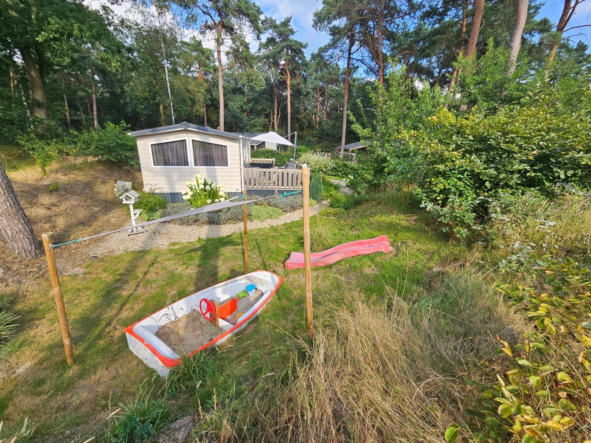 Luxe 4 Persoons Chalet Op 5 Sterren Camping Raalte Exteriör bild