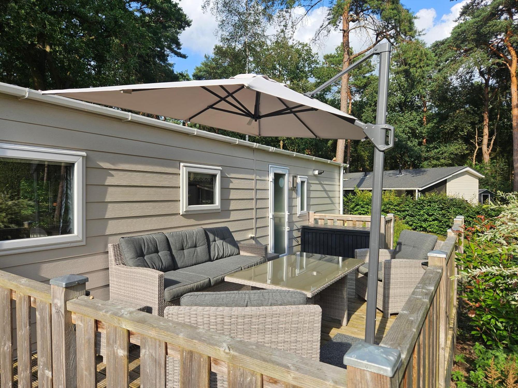 Luxe 4 Persoons Chalet Op 5 Sterren Camping Raalte Exteriör bild
